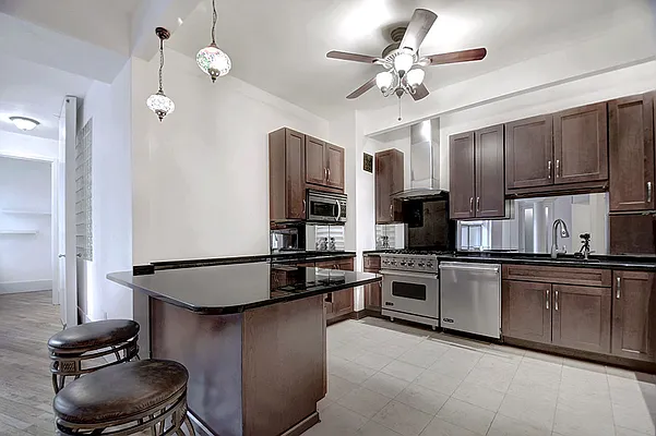 Rented by Urbane Brokerage | media 4