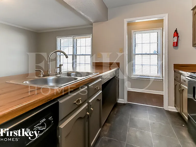 6512 Lancer Dr — Photo 7