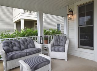 38W985 Armstrong Ln, Geneva, IL 60134