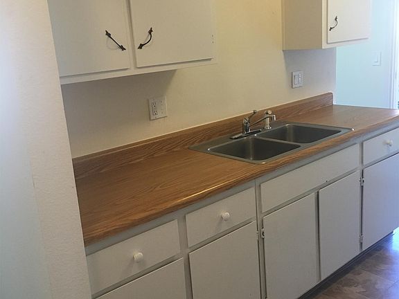 4th image of 1106 NE Turner Dr