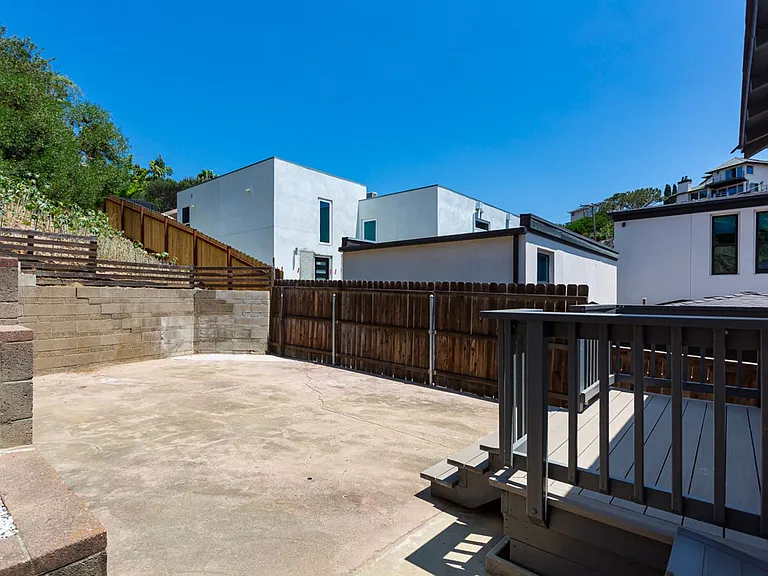 1128-32 Sassafras St — Photo 13