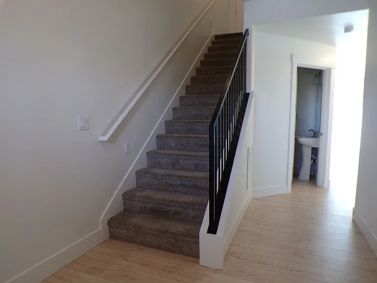 475 Huckleberry Ln — Photo 8