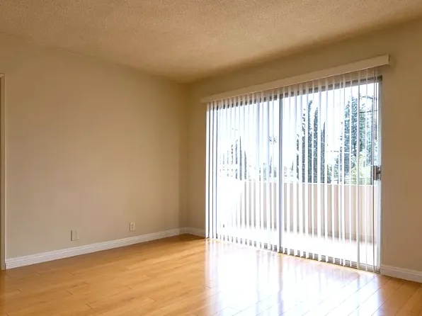 6255 Fulton Ave #15, Van Nuys, CA 91401