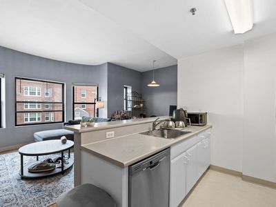 636 Beacon St APT 605, Boston, MA, 02215