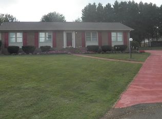 2045 Montclair Cir, Hickory, NC 28602