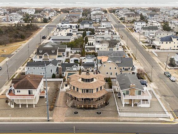 3rd image of 7463 Ocean Dr
