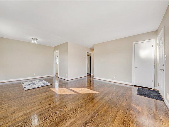 4th image of 3108 Keene St NW