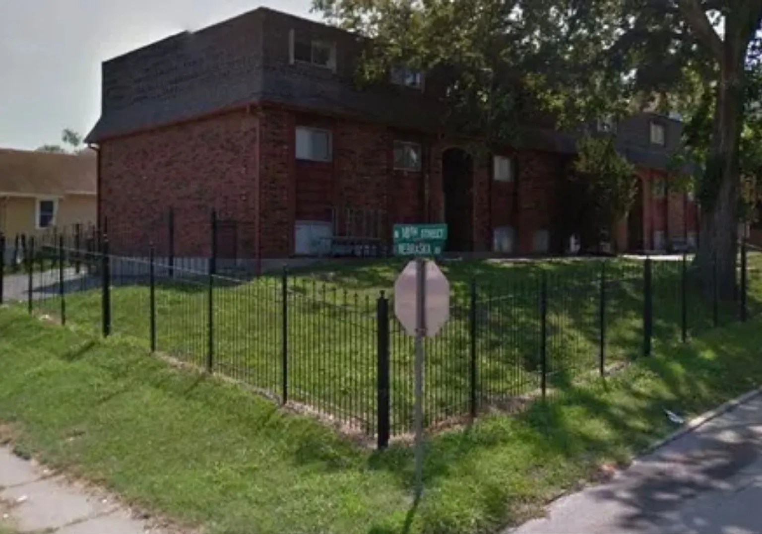 Nebraska Apartments — Photo 1
