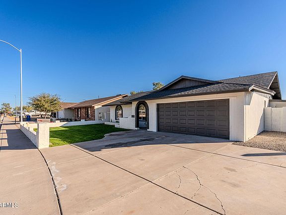 3rd image of 1141 E EMERALD Avenue