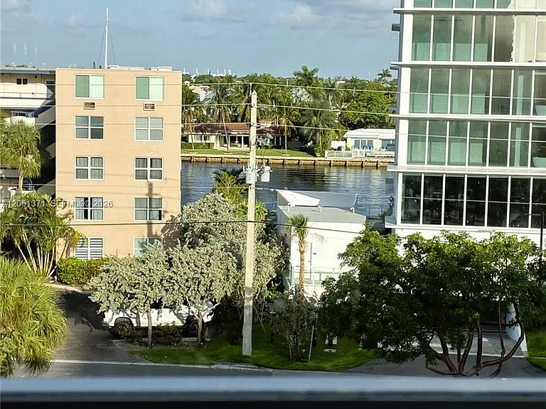400 N Riverside Dr #501 — Photo 14