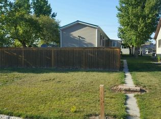 312 3rd Ave W, Ray, ND 58849