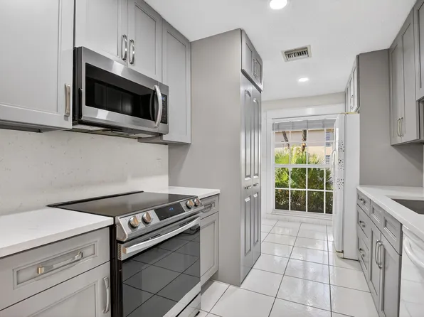 13942 Via Flora #B, Delray Beach, FL 33484