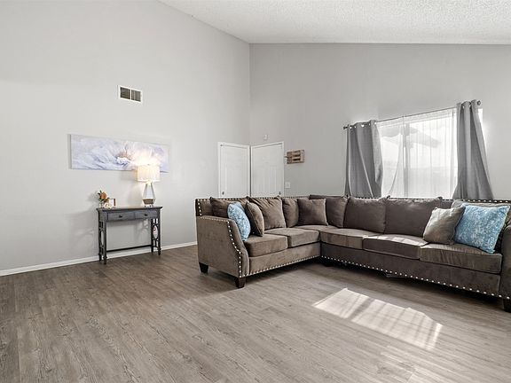 3rd image of 44508 Calston Ave
