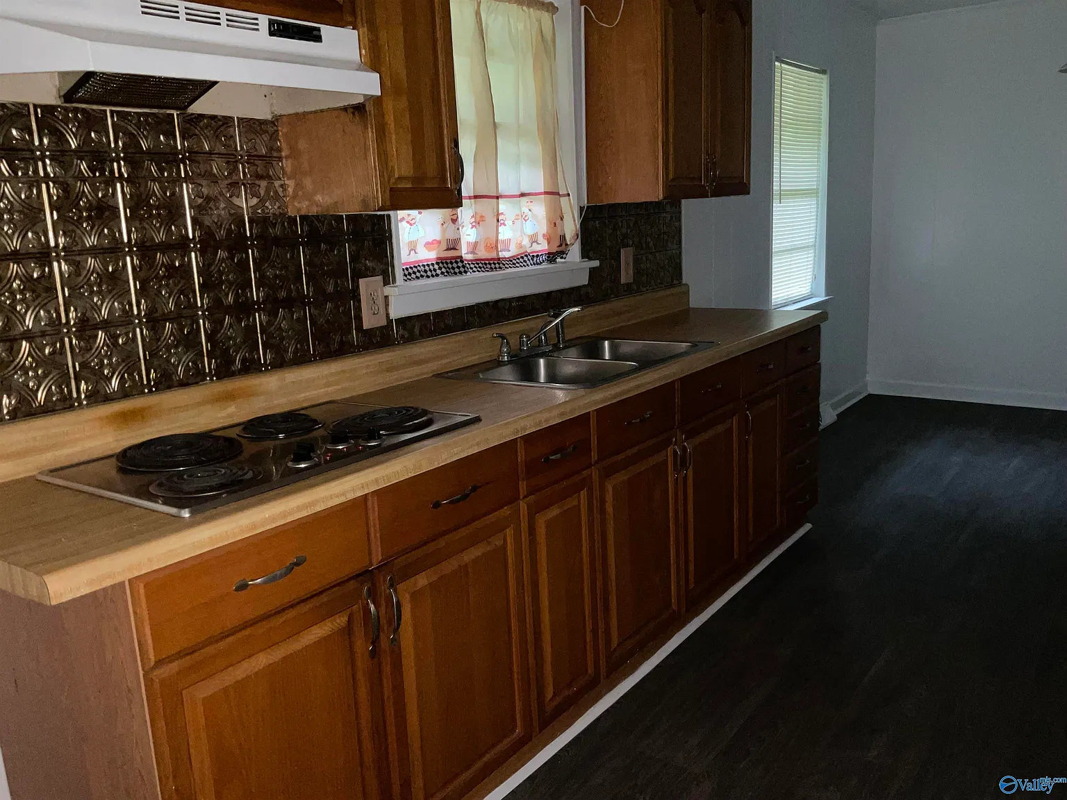4 bed, 2.0 bath, 1560 sqft, $1,600 — Photo 3