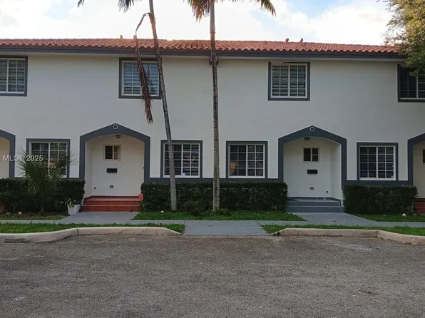 972 N 18th Ct, Hollywood, FL 33020