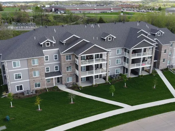 2869 Spring Rose Cir #104, Coralville, IA 52241
