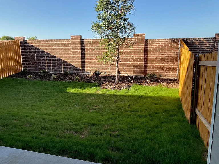 327 Stone Ct — Photo 20