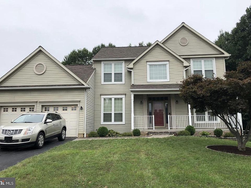 1st image of 202 Hope Ct E