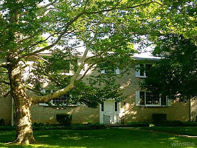 1st image of 5 Woodbrook Dr APT 2