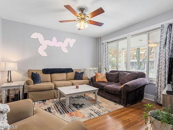 3rd image of 115 Woodlawn Ave #1