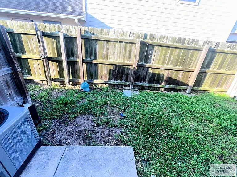 705 Sonesta Ct #B — Photo 16