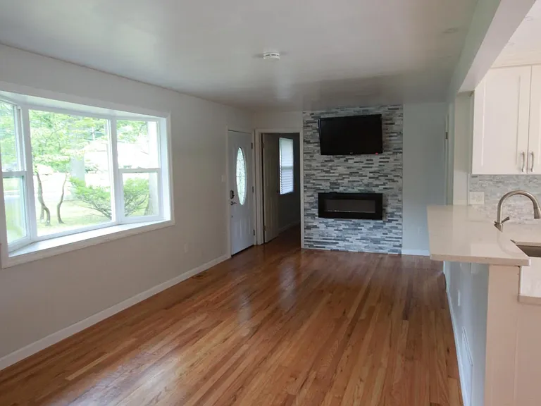 71 Bradley St — Photo 9