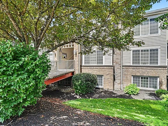 2nd image of 9901 Regatta Dr Unit 105