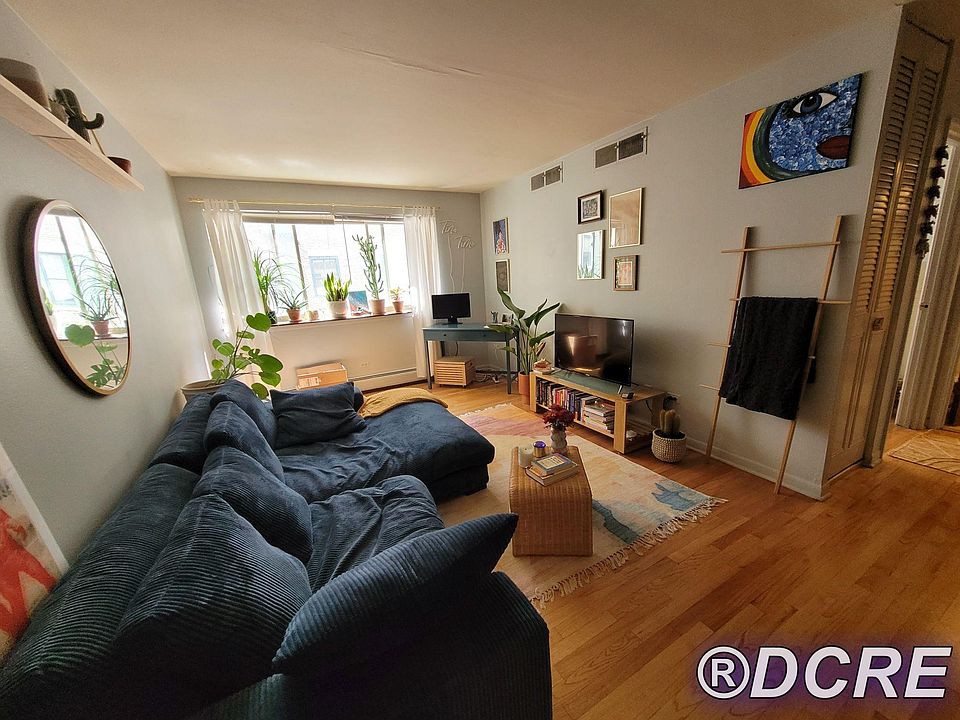 1st image of 2827 N Cambridge Ave APT 403