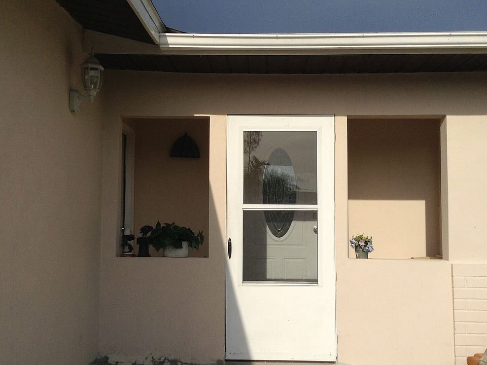 2nd image of 2136 46th St SW