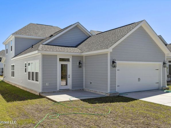 111 Grande View Dr, Biloxi, MS 39531