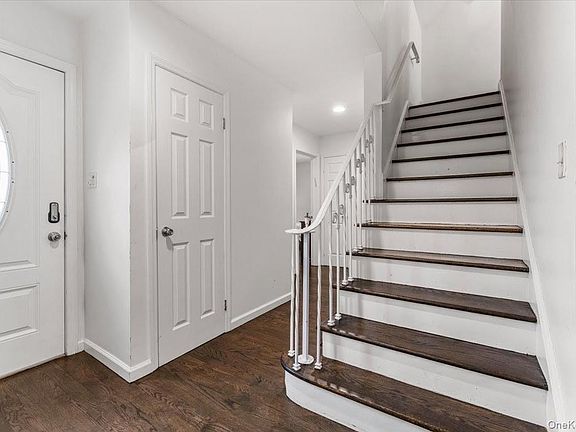 4th image of 449 Argyle Road