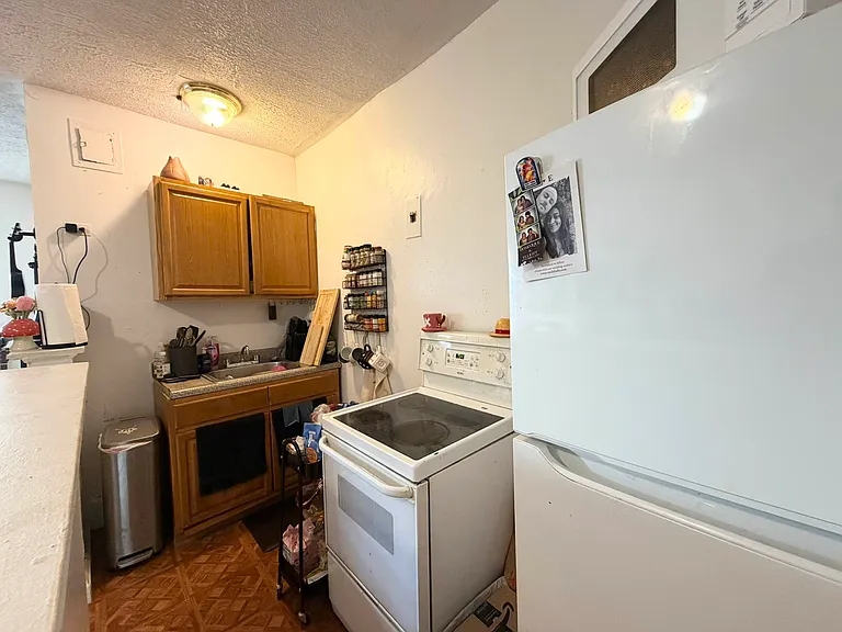 1920 Osborne Pl #1E — Photo 6