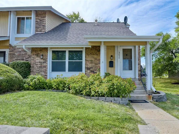 2899 Fairways Cir Unit K, Saint Charles, MO 63303
