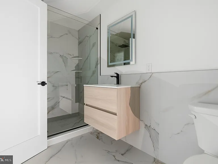 208 Vine St #2B — Photo 7