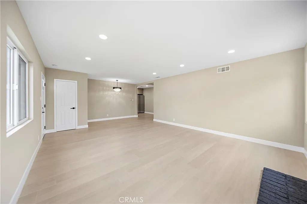 3 bed, 1404 sqft, $3,500 — Photo 4