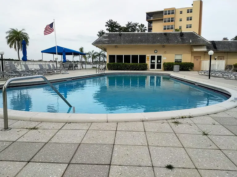 1075 NE Miami Gardens Dr #505 — Photo 26
