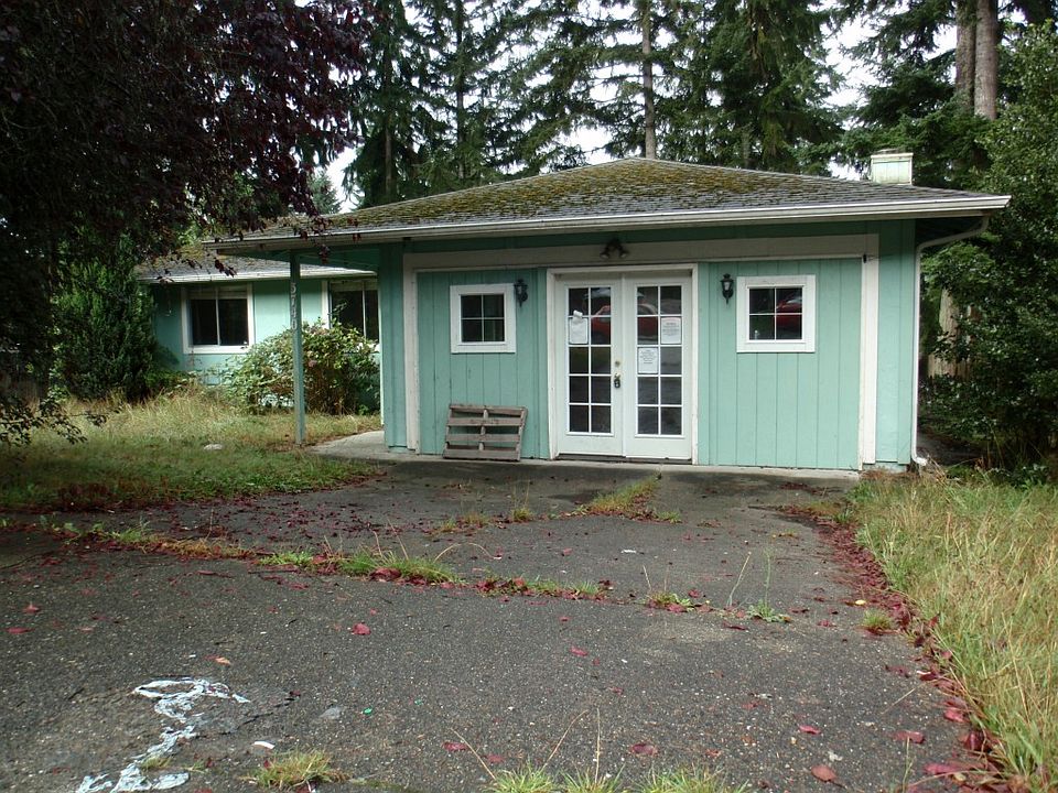 1st image of 3740 Celeste Ct SE