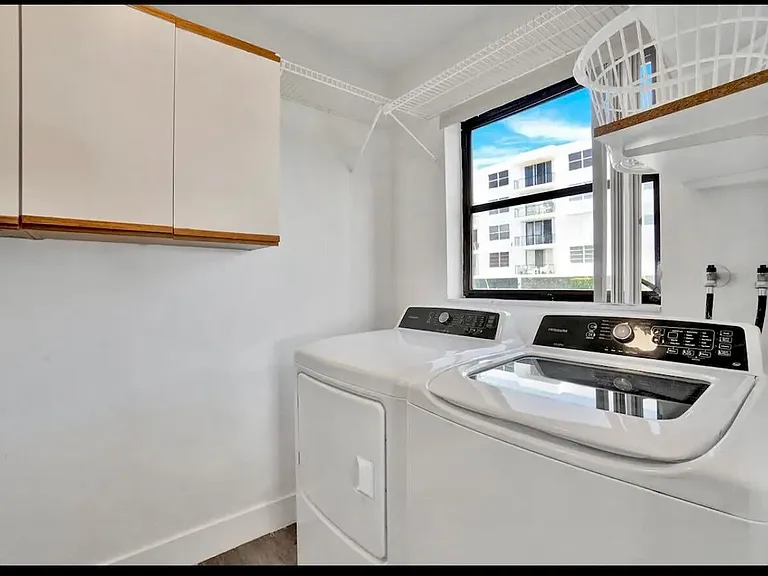 300 Croton Ave #102 — Photo 20