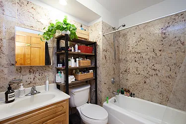 Rented by R New York