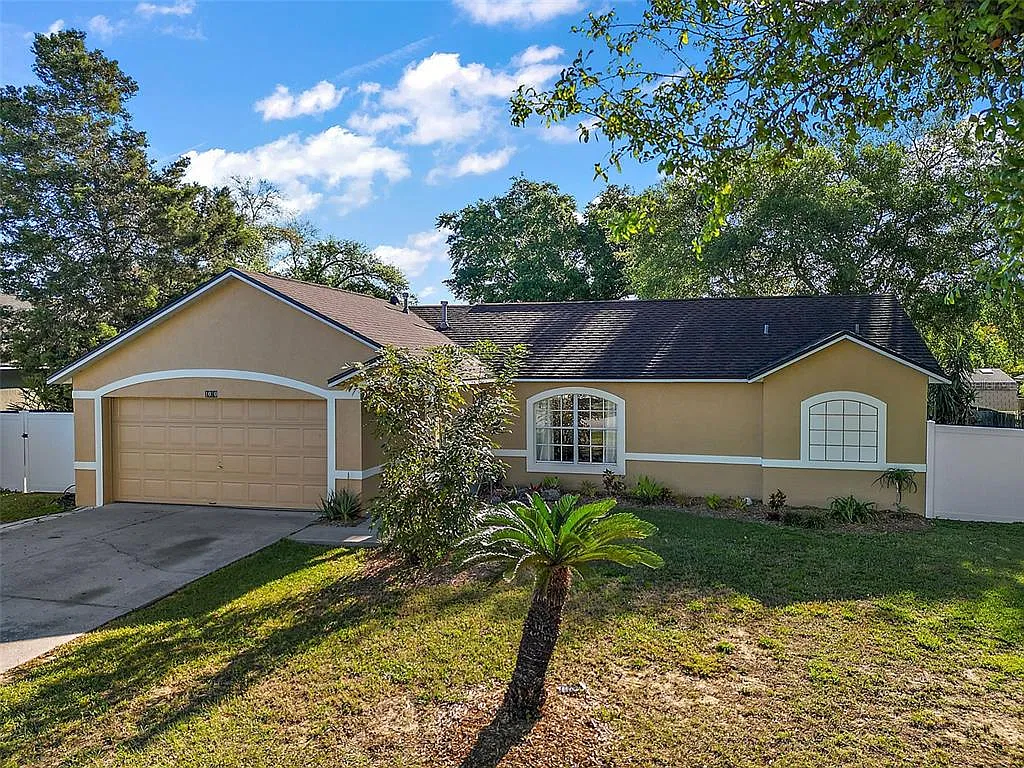 3 bed, 2.0 bath, 1587 sqft, $2,000 — Photo 1