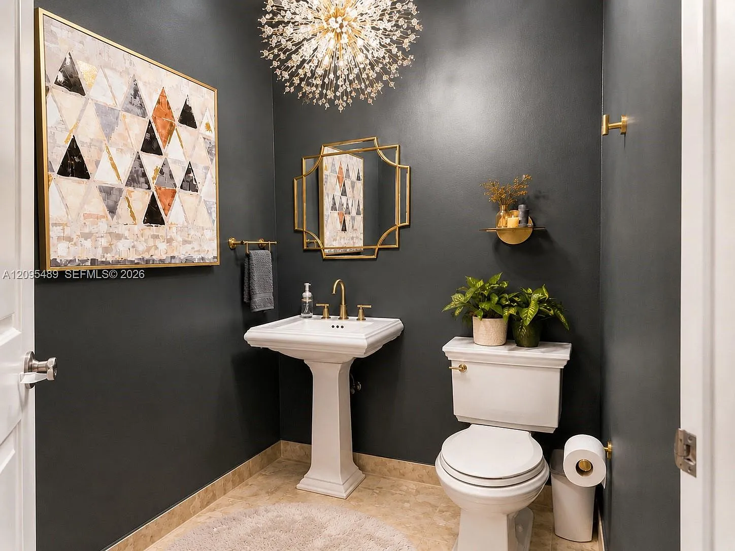 403 S Sapodilla Ave — Photo 3