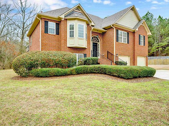 3rd image of 541 Chesser Cir
