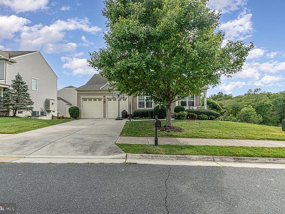 3rd image of 15453 Papillon Pl