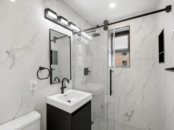 226-26 Union Tnpk image 16 of 20