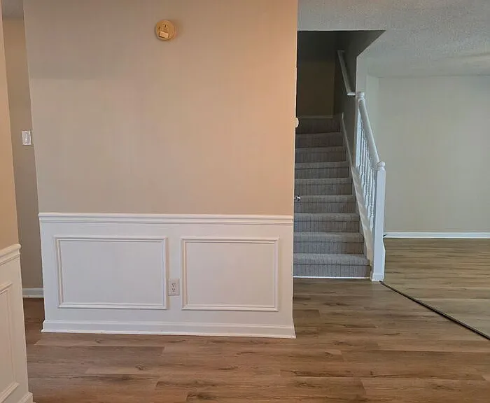 215 Colser Dr — Photo 5