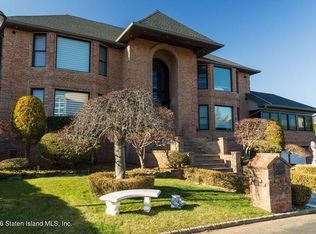 5 Nicolosi Dr, Staten Island, NY
