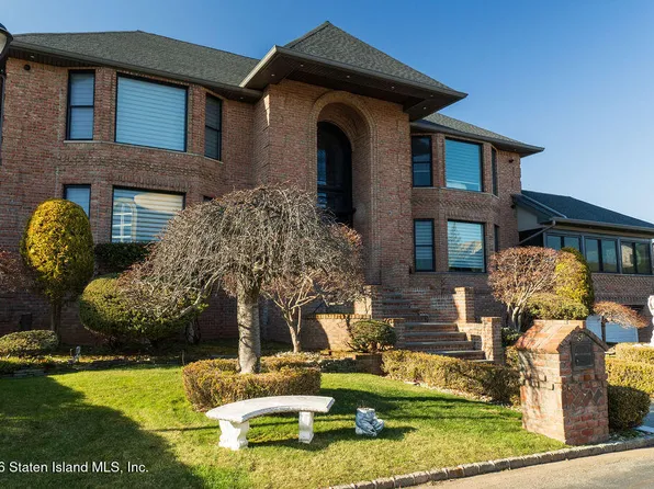 5 Nicolosi Dr, Staten Island, NY 10312