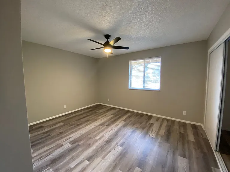 6243-6249 E Greenway Cir — Photo 8