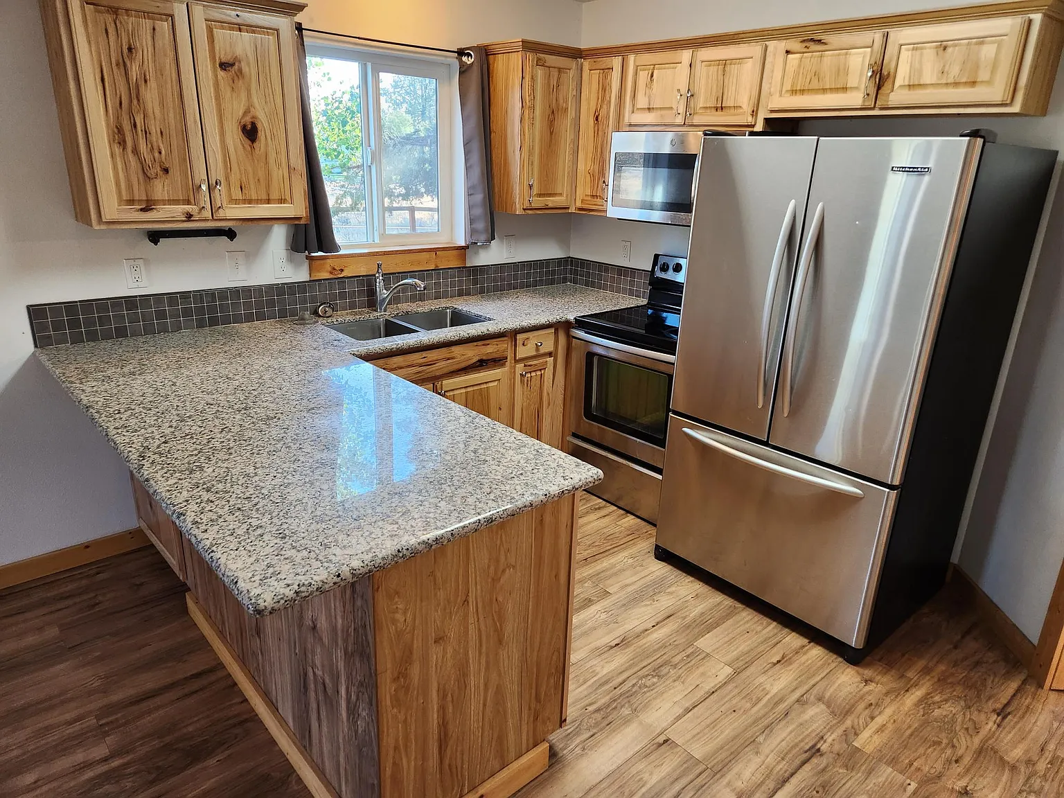 NE 41st St, Redmond — Photo 2