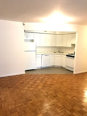 Rented by 18 REALTY | media 2